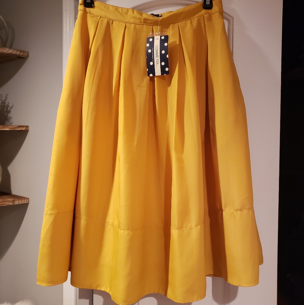 NWT Sz Small golden yellow boho knee to calf length skirt